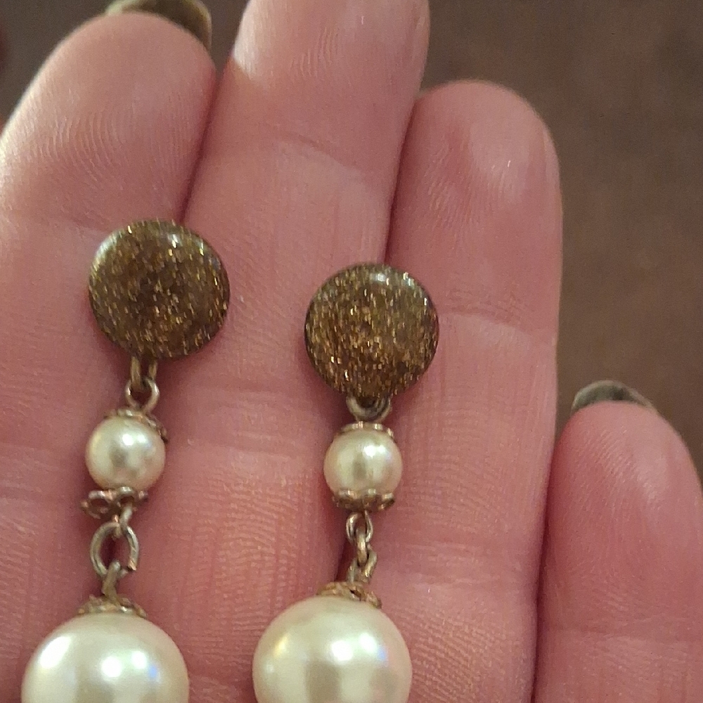 Elegant Pearl Drop Earrings - Picture 2 of 6